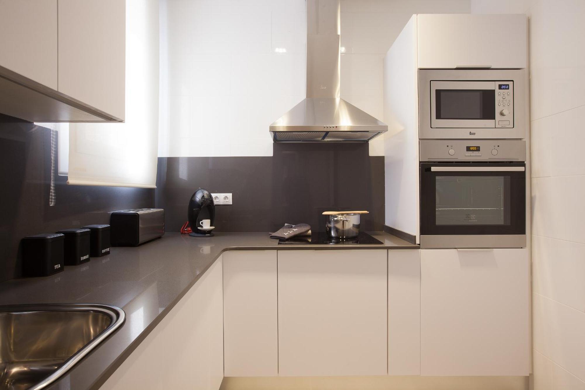 Click&Flat Seneca Suites Barcelona Exterior photo