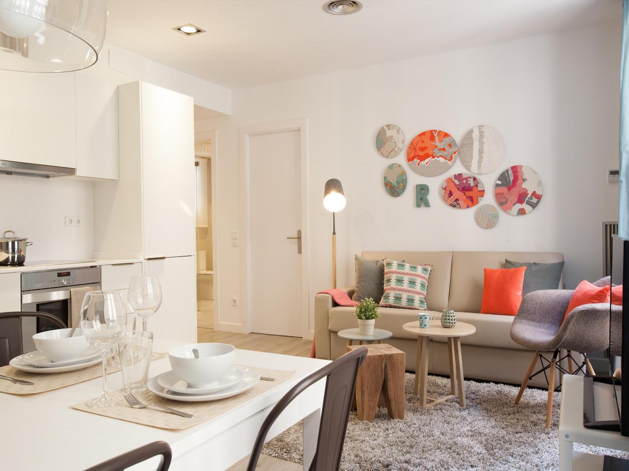 Click&Flat Seneca Suites Barcelona Exterior photo