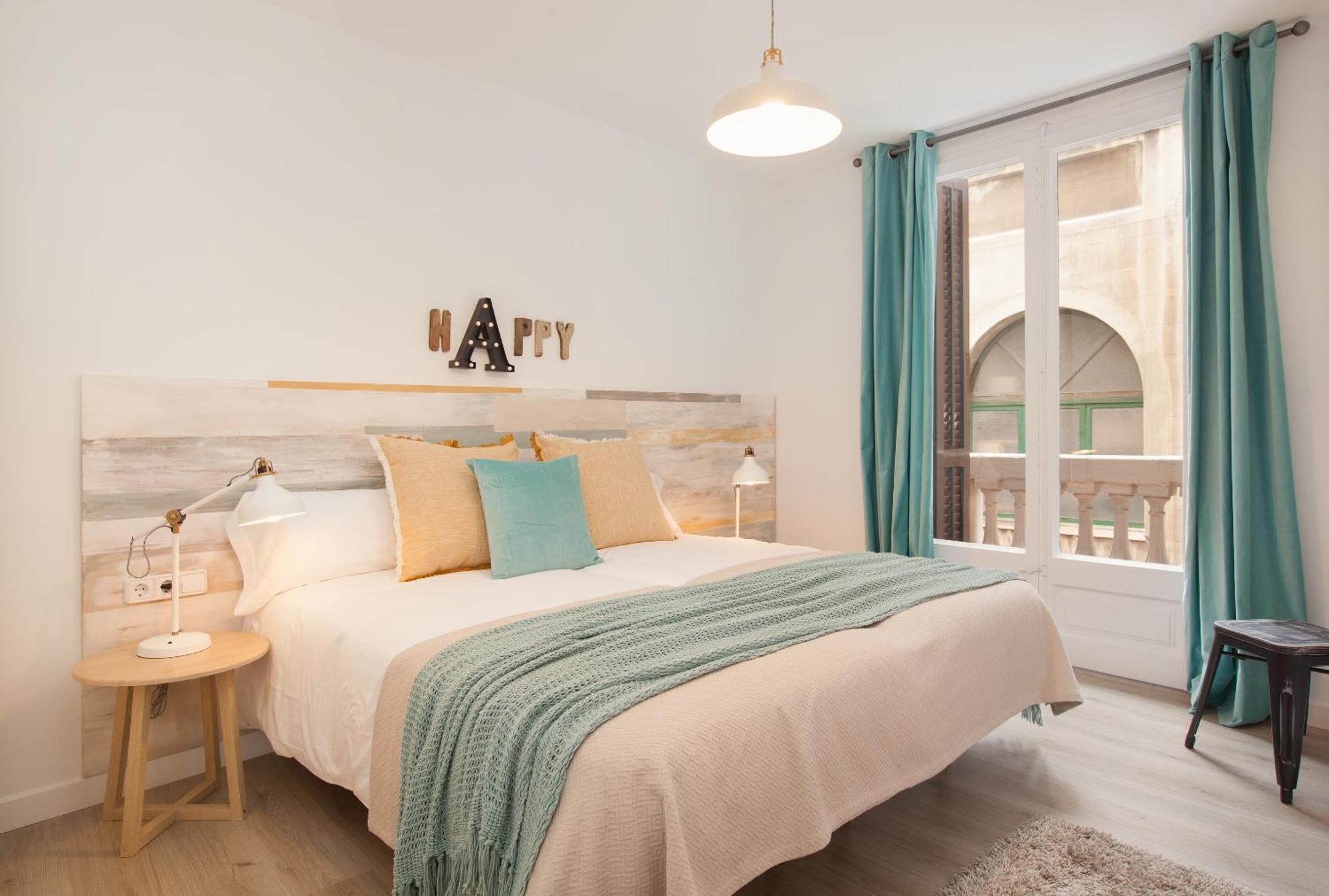 Click&Flat Seneca Suites Barcelona Exterior photo