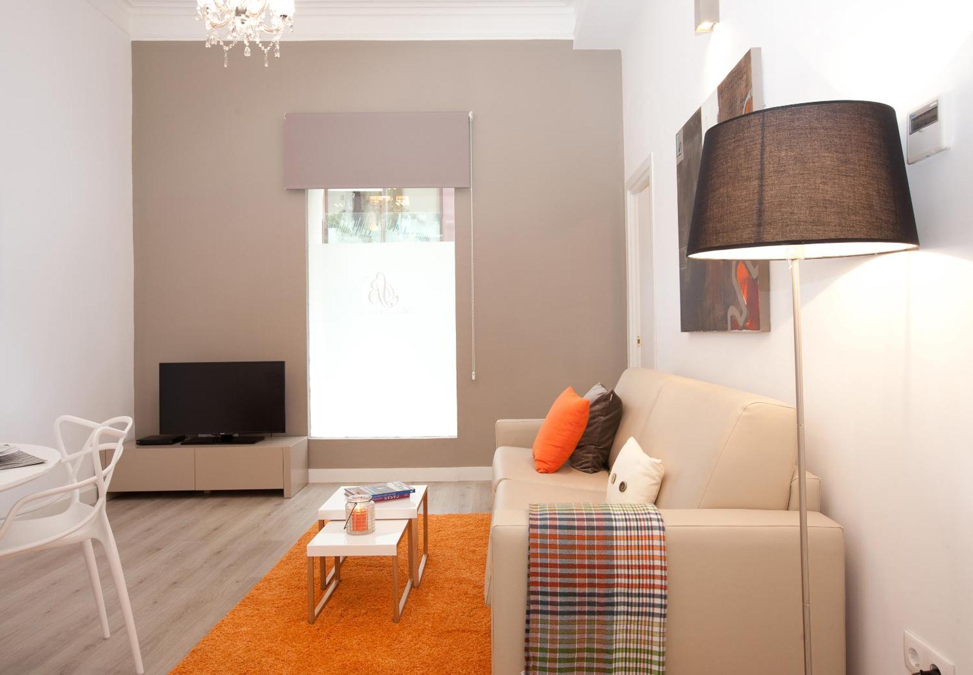 Click&Flat Seneca Suites Barcelona Room photo