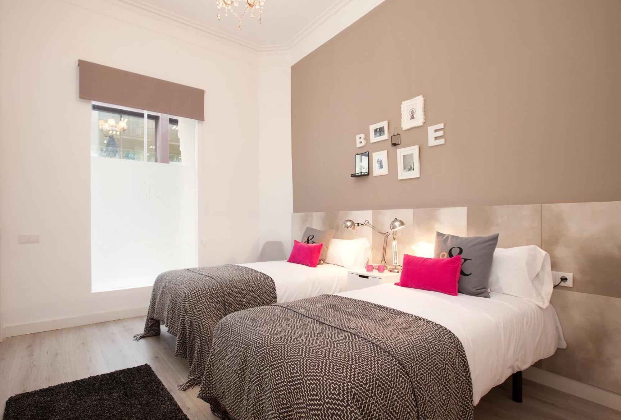 Click&Flat Seneca Suites Barcelona Room photo