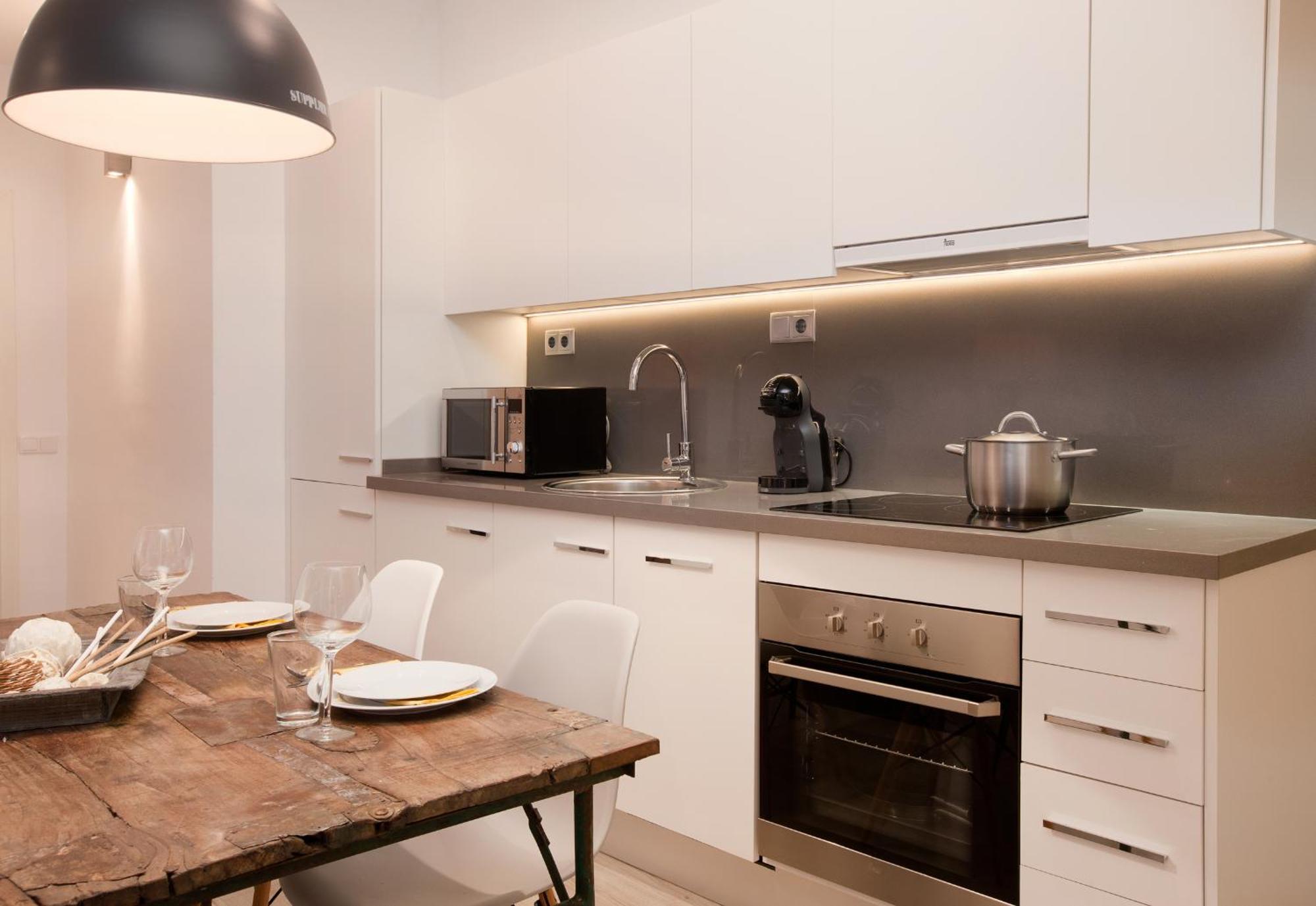 Click&Flat Seneca Suites Barcelona Room photo