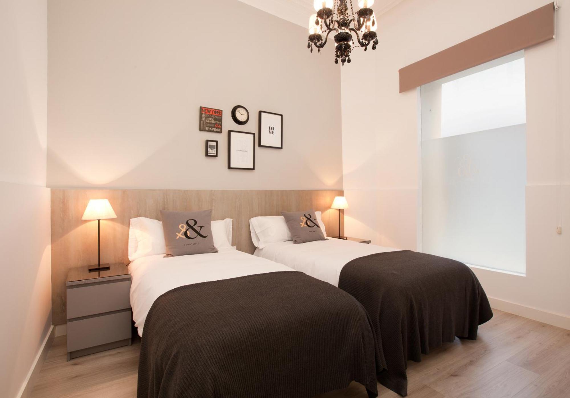 Click&Flat Seneca Suites Barcelona Room photo