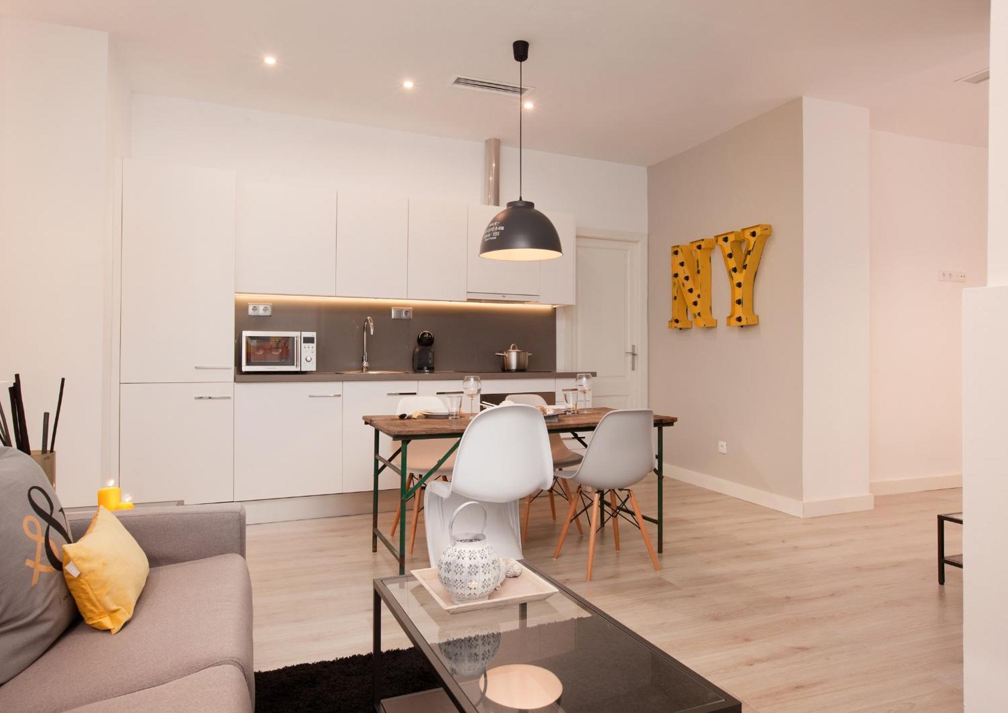 Click&Flat Seneca Suites Barcelona Room photo