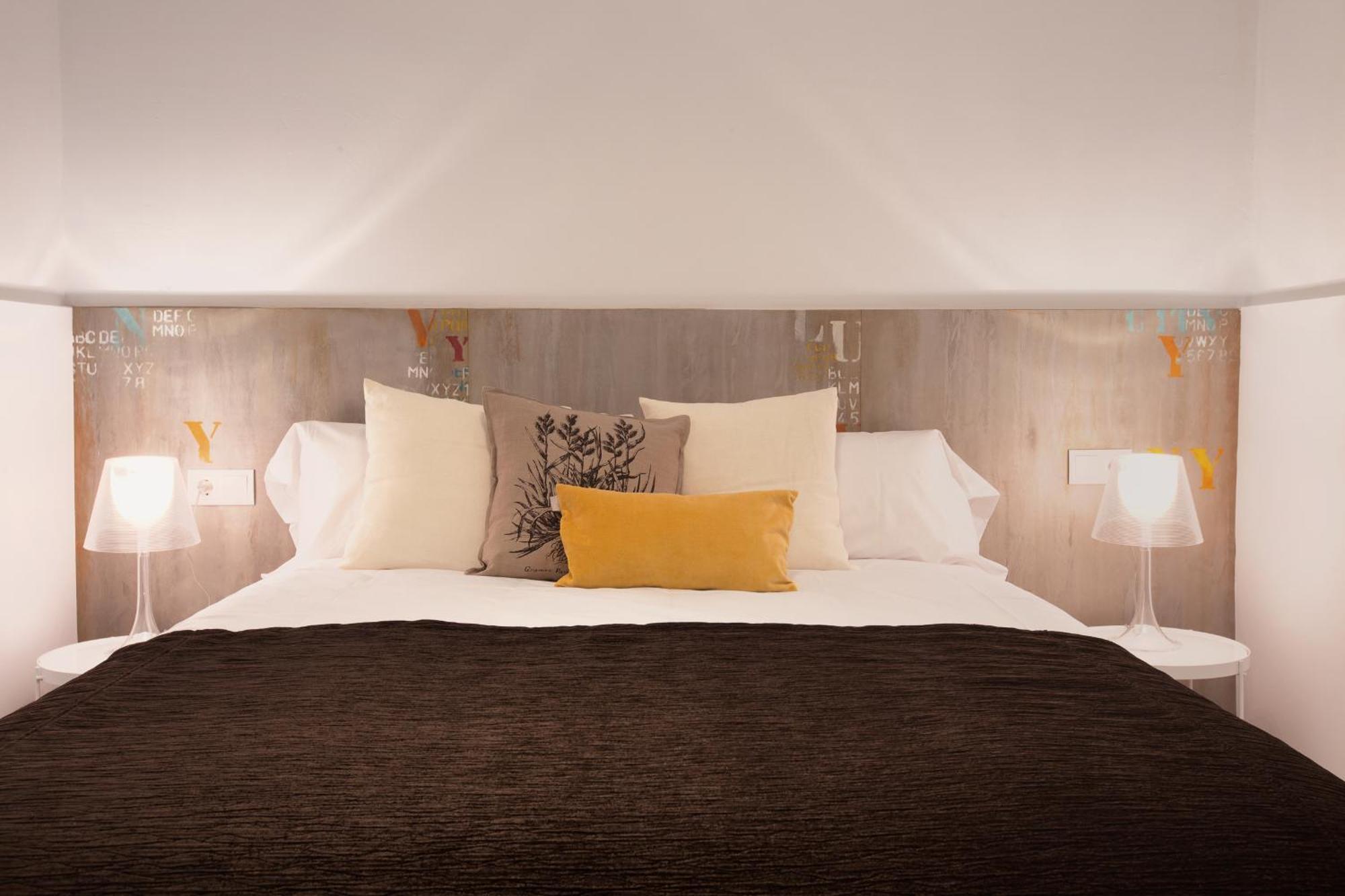 Click&Flat Seneca Suites Barcelona Room photo
