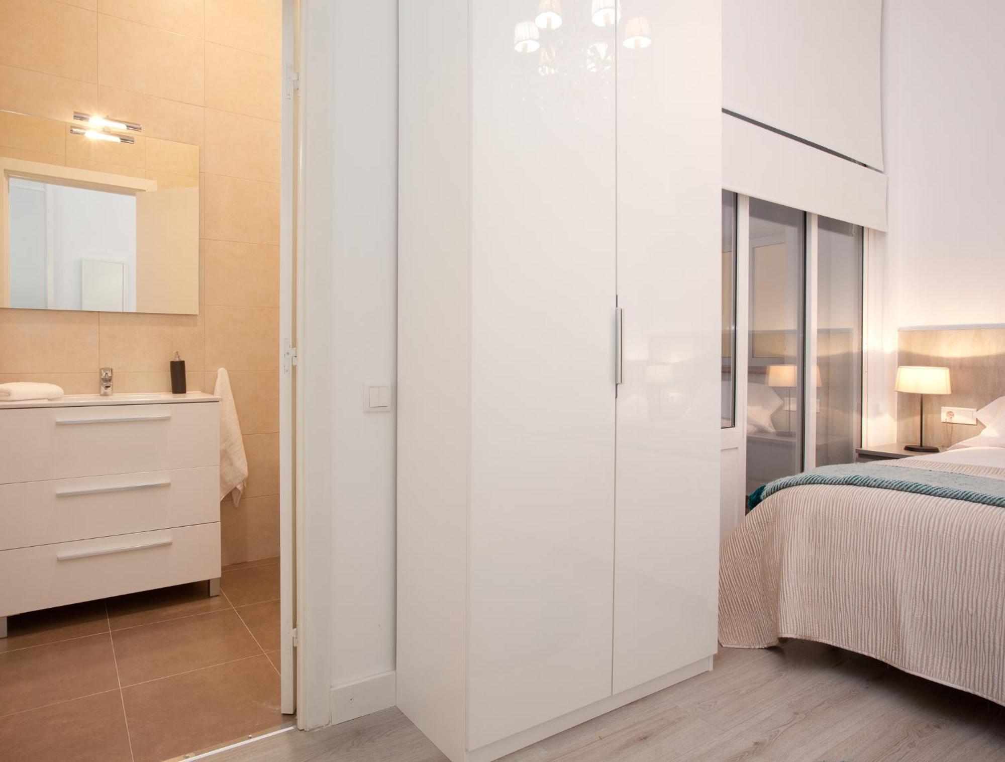 Click&Flat Seneca Suites Barcelona Room photo