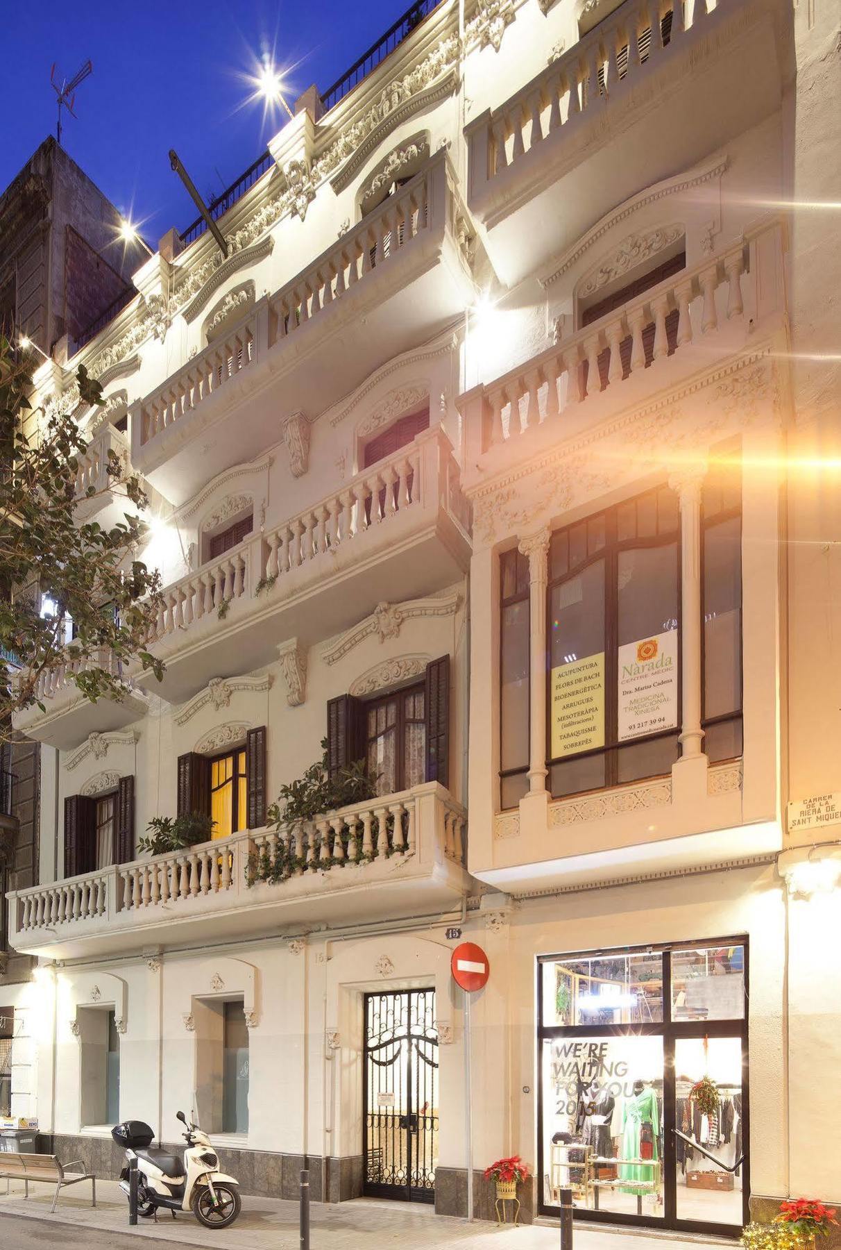 Click&Flat Seneca Suites Barcelona Exterior photo